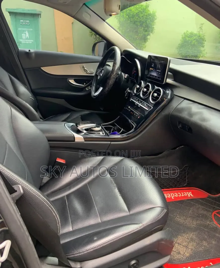 Mercedes-Benz C300 2015 Black