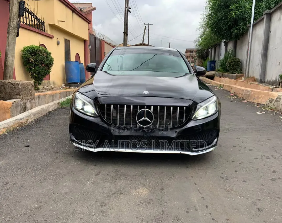 Mercedes-Benz C300 2015 Black