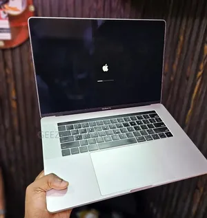 Laptop Apple MacBook Pro 2018 32GB Intel Core i7 SSD 1T