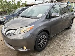 Toyota Sienna Limited FWD 7-Passenger 2013 Gray