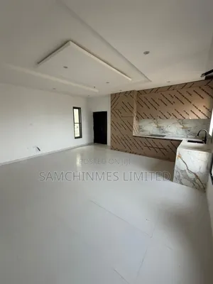 2bdrm Apartment in Chevron for rent