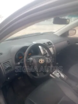 Toyota Corolla 2012 Gray