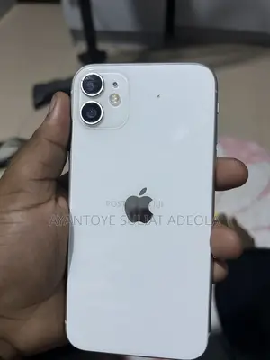 Apple iPhone 11 64 GB Silver