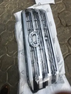 Front Grille Land Cruiser 2023 Lc08to300