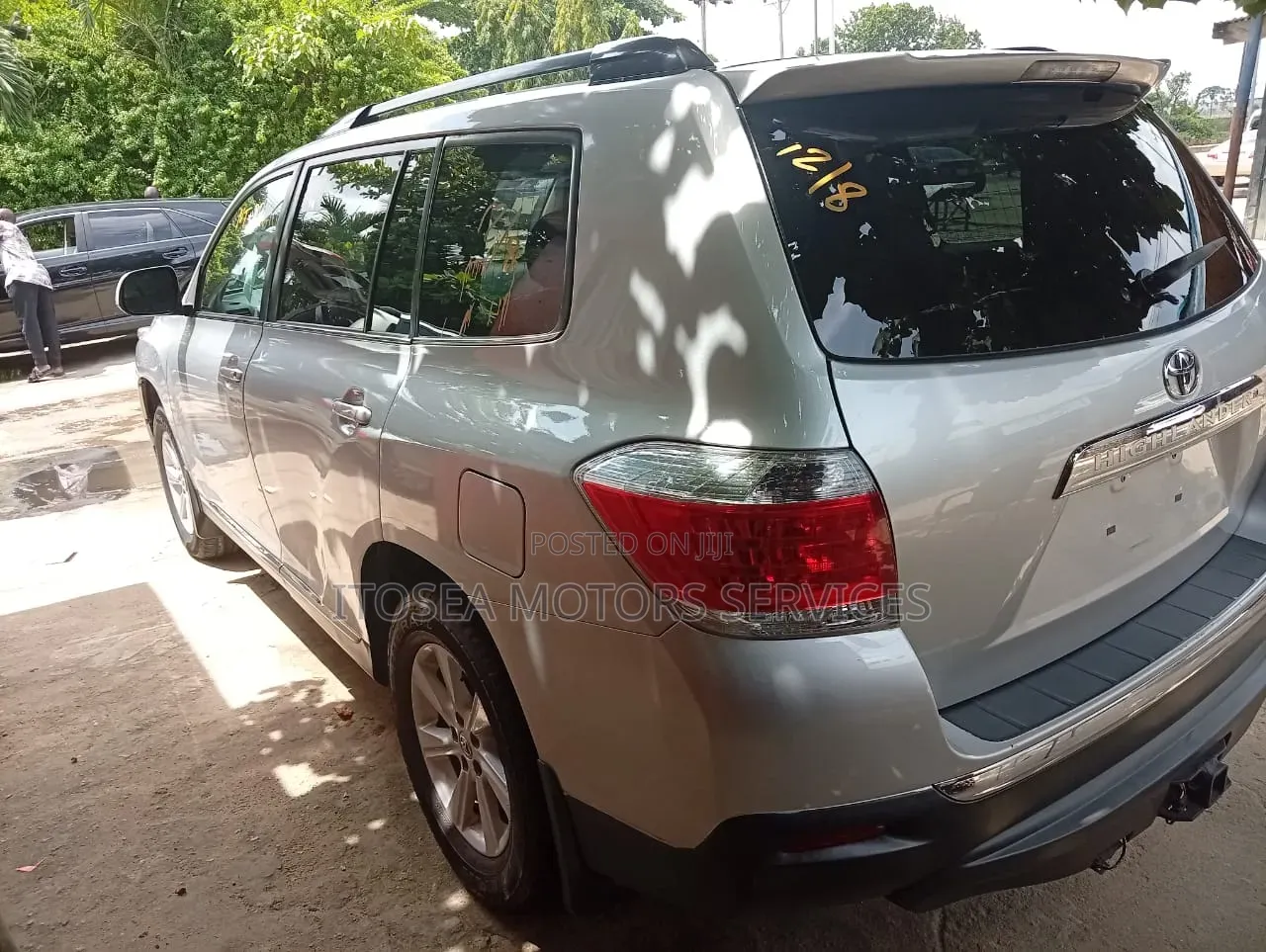 Toyota Highlander 2013 Silver