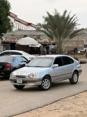 Toyota Corolla Liftback 2003 Silver