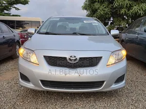 Toyota Corolla LE 4dr Sedan (1.8L 4cyl 4A) 2010 Silver