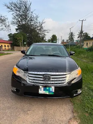 Toyota Avalon Base Seban FWD (3.5L 6cyl 6A) 2011 Black