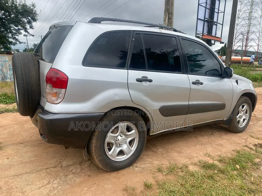 Toyota RAV4 Automatic 2003 Silver