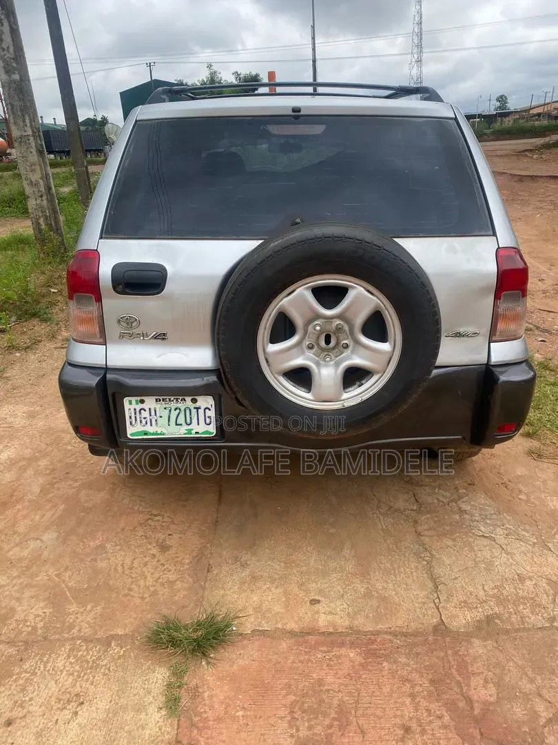 Toyota RAV4 Automatic 2003 Silver