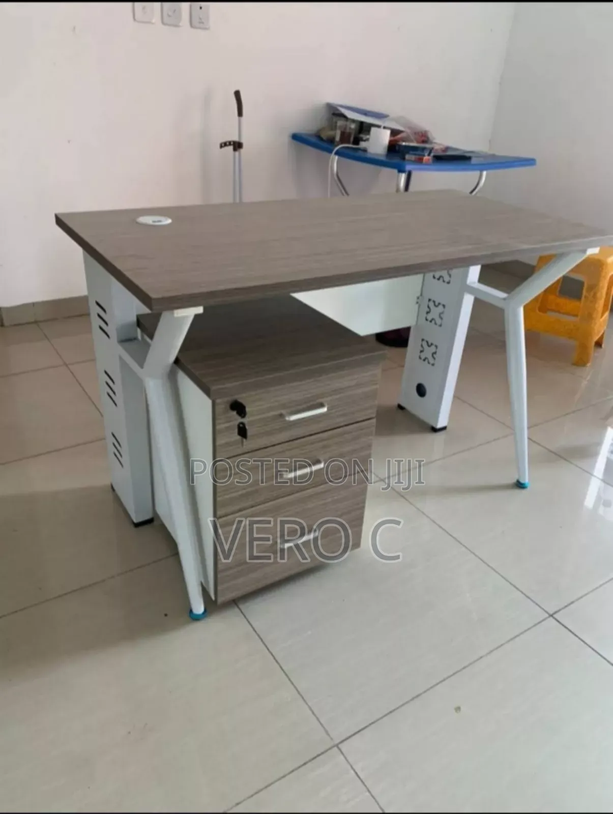 Quality Office Table With Drawers