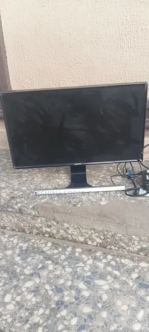 Samsung Frameles Monitor 24 Inches