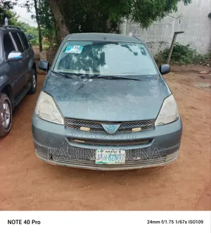 Toyota Sienna 2005 Gray