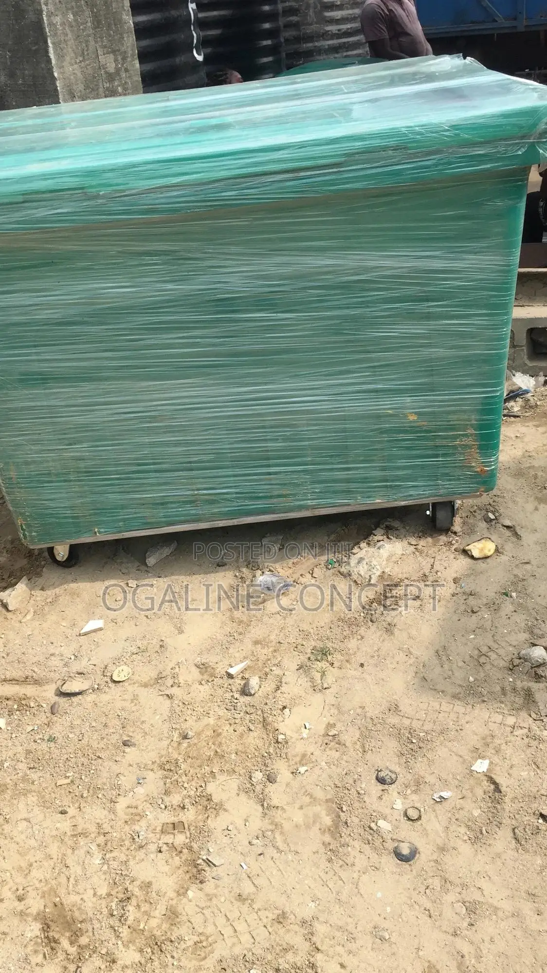 1100l Waste Bin