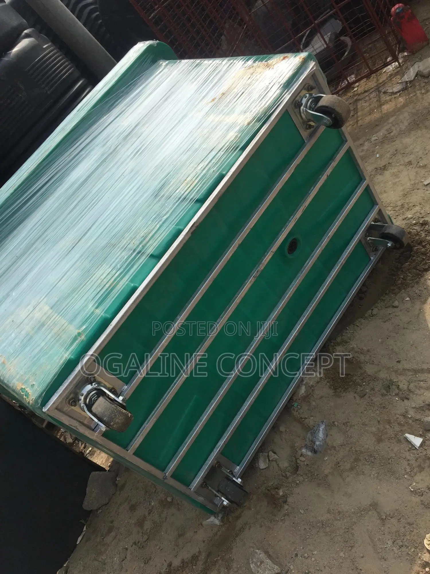 1100l Waste Bin