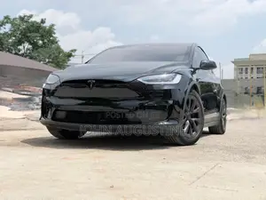 Tesla Model X Plaid AWD 2025 Black