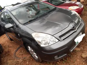Toyota Verso 2009 Gray