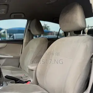Toyota Corolla 2011 Silver