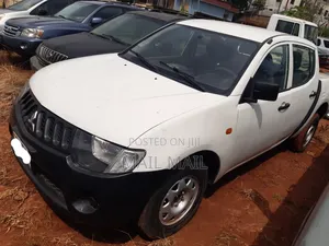 Mitsubishi L200 2005 White