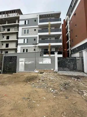 3bdrm Apartment in Lekki Phase 1 for sale