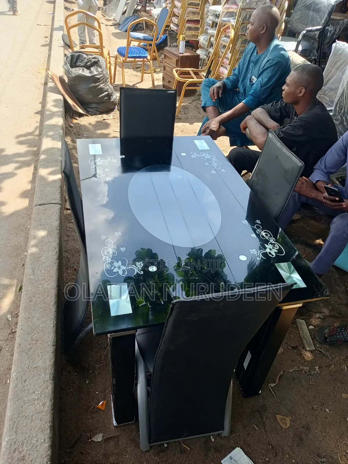 Glass Dinning Table With Chairs