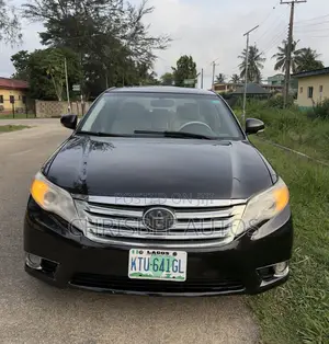 Toyota Avalon Limited Sedan FWD (3.5L 6cyl 6A) 2011 Black