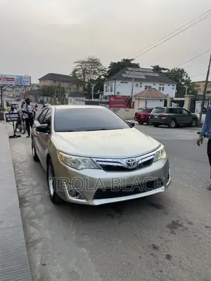 Toyota Camry L 4dr Sedan (2.5L 4cyl 6A) 2013 Gold