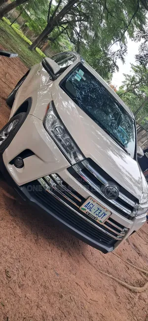 Toyota Highlander XLE V6 4x4 (3.5L 6cyl 6A) 2016 Off white