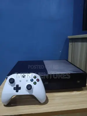 Xbox One With 20 Games and 1 Wireless Pad for Sale