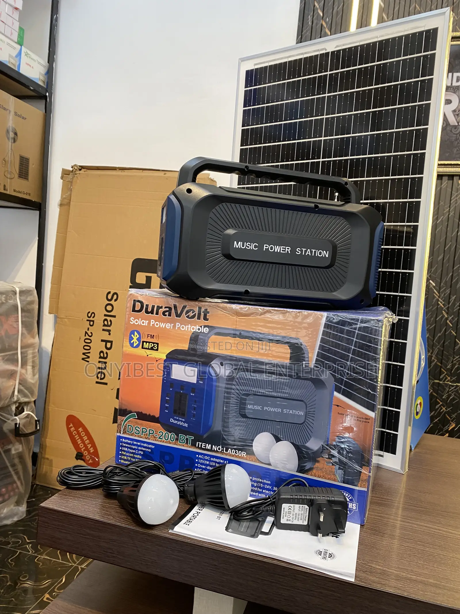 Powerful 200w All in One Solar Generator With 50w Solar Panel
