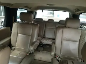 Toyota Sequoia SR5 4dr SUV 4WD (5.7L 8cyl 6A) 2008 Gold