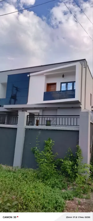 5bdrm Duplex in Festac for sale