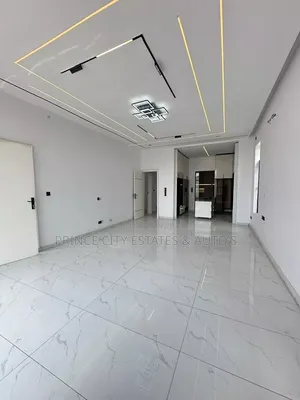 Furnished 5bdrm Duplex in Vgc for sale