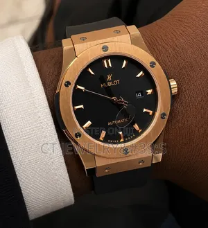 Hublot Classic Fusion a Blue Sunray Dial and a Matching Blue Rubber