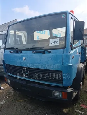 814 M/Benz Tipper