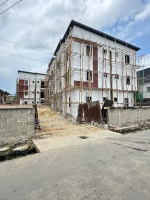 3bdrm Block of Flats in Aguda for sale