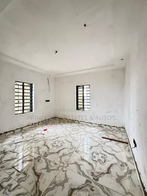 3bdrm Block of Flats in Aguda for sale