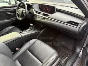 Lexus ES 2019 Gray