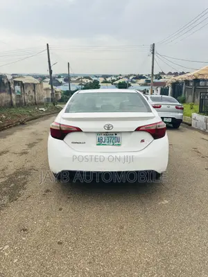 Toyota Corolla 2015 White