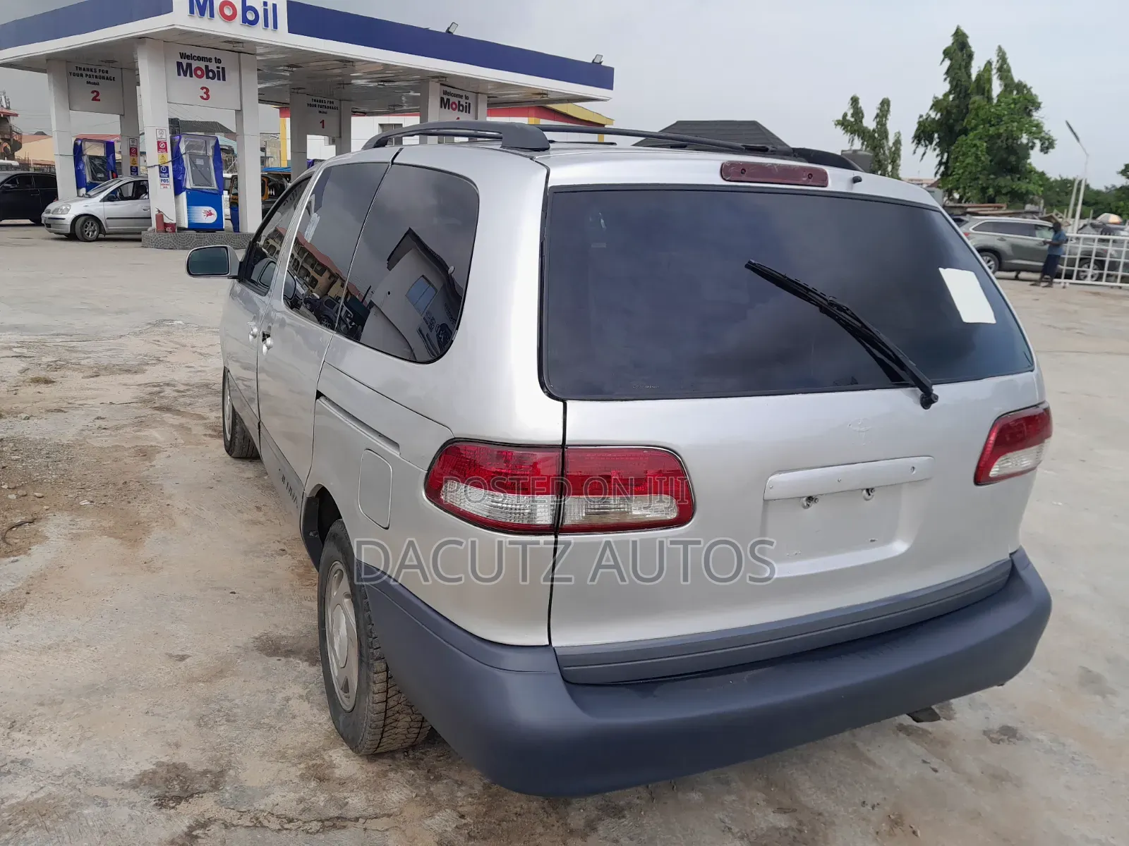Toyota Sienna LE 2001 Silver