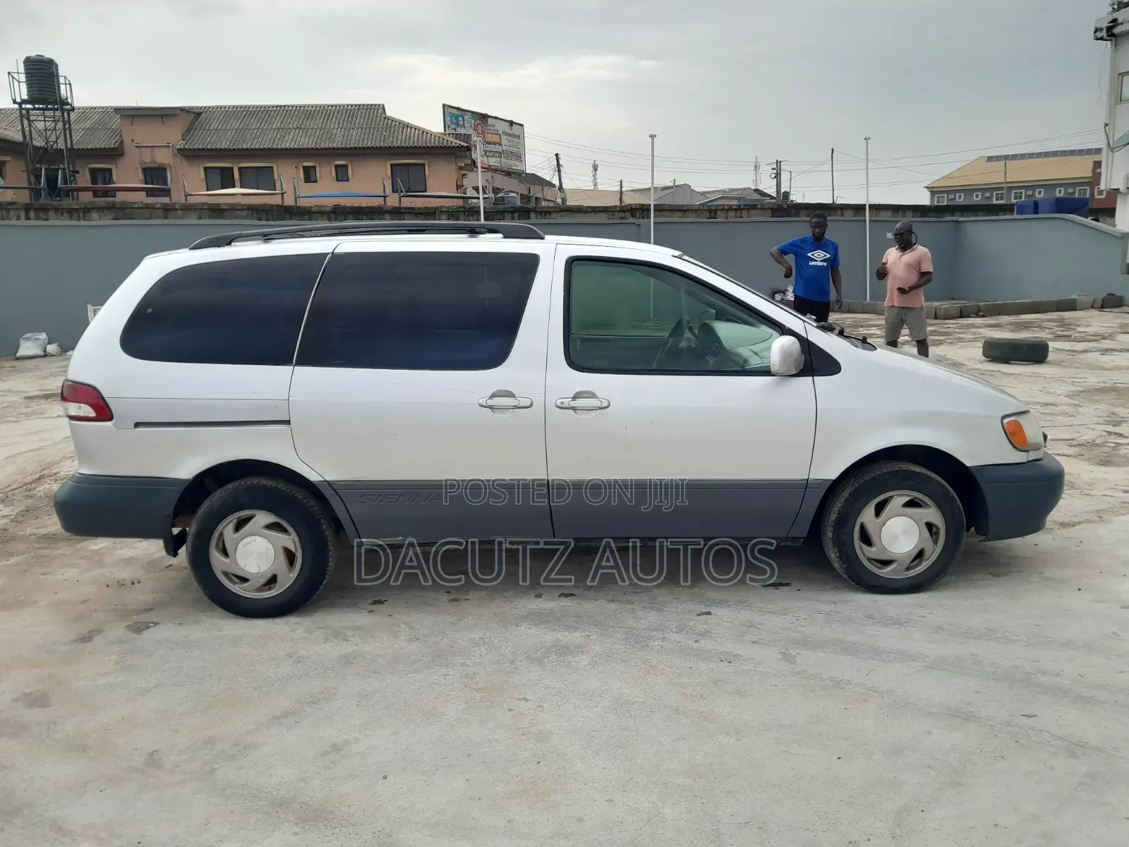 Toyota Sienna LE 2001 Silver
