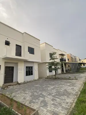 4bdrm Duplex in Brains And Hammers, Life Camp for sale