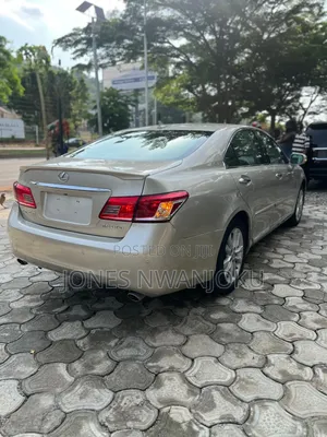 Lexus ES 350 2011 Gold
