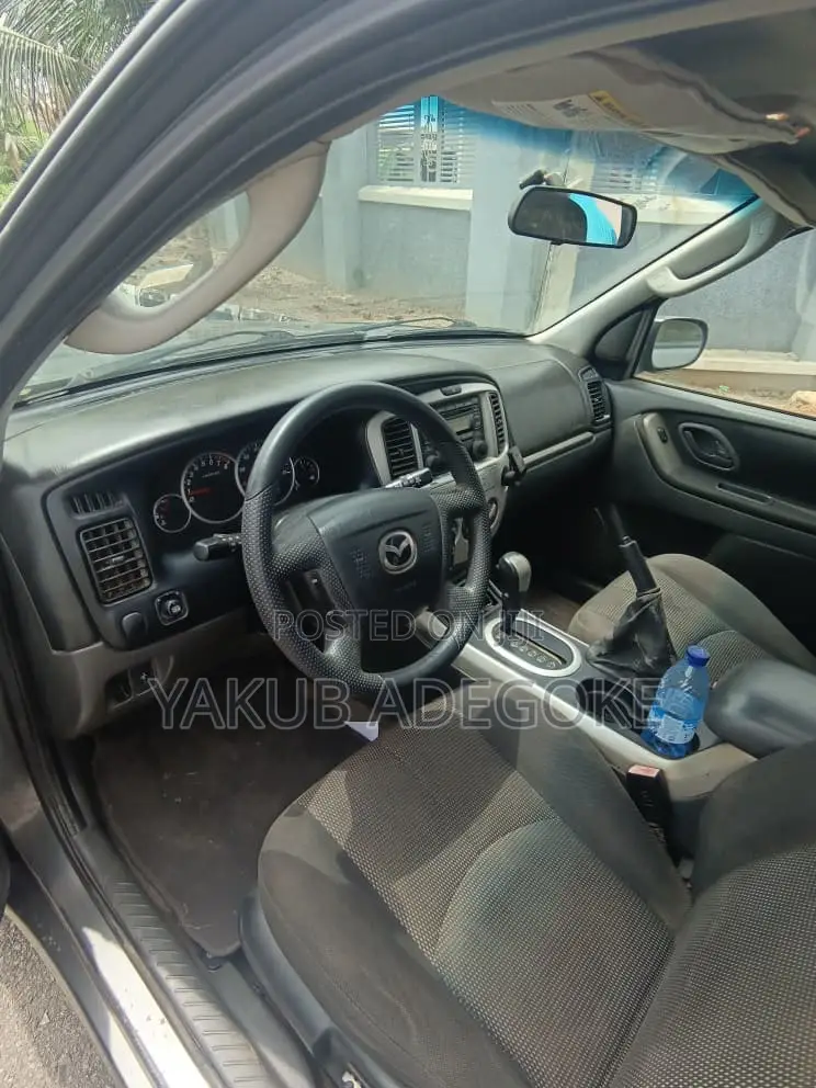 Mazda Tribute 2005 Gray