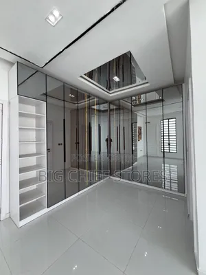 5bdrm House in Oral Estate, Lagos Island / Lagos Island for sale