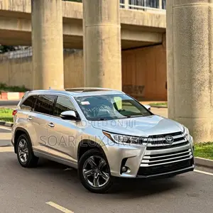 Toyota Highlander Limited Platinum 4x4 V6 (3.5L 6cyl 8A) 2017 Silver