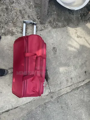 Rolling Traveling Bag Medium 50,000