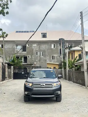 Toyota Highlander Limited 3.5l 4WD 2013 Gray