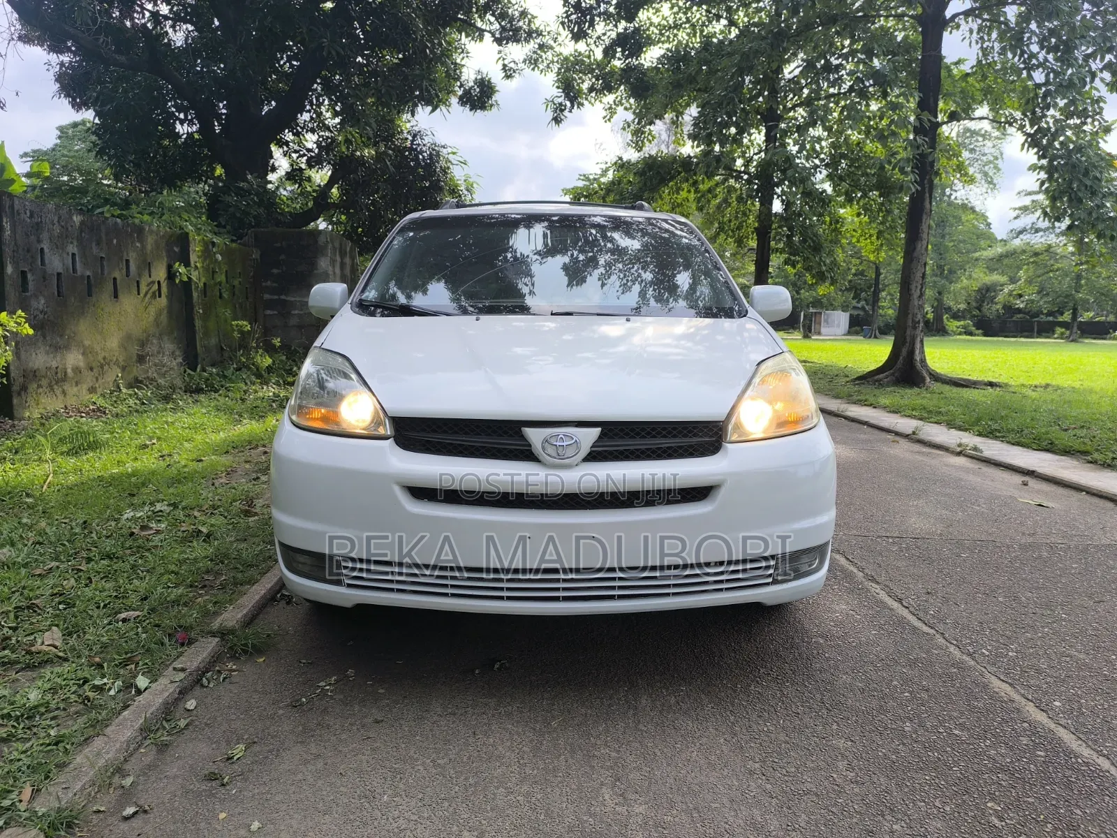 Toyota Sienna XLE 2005 White