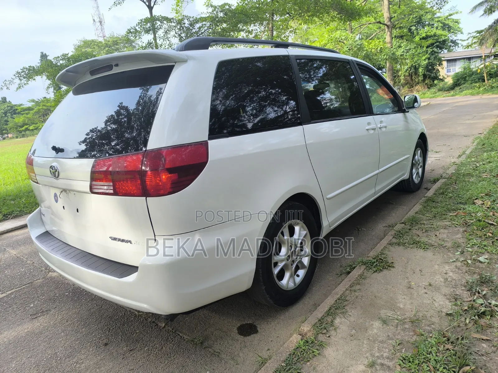 Toyota Sienna XLE 2005 White